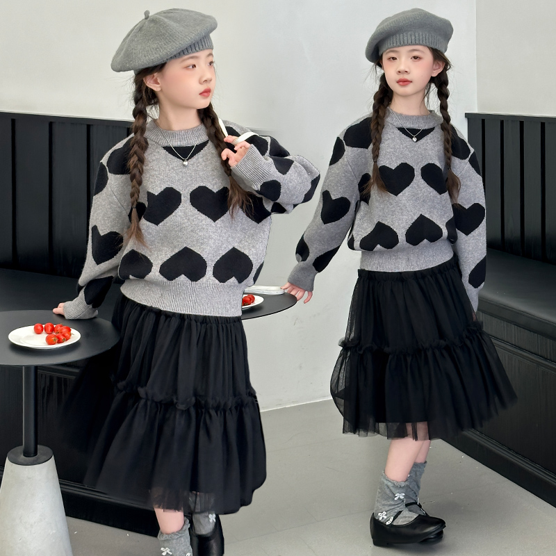 女童秋冬装毛衣儿童爱心针织打底衫上衣2024新款百搭上衣中大童潮