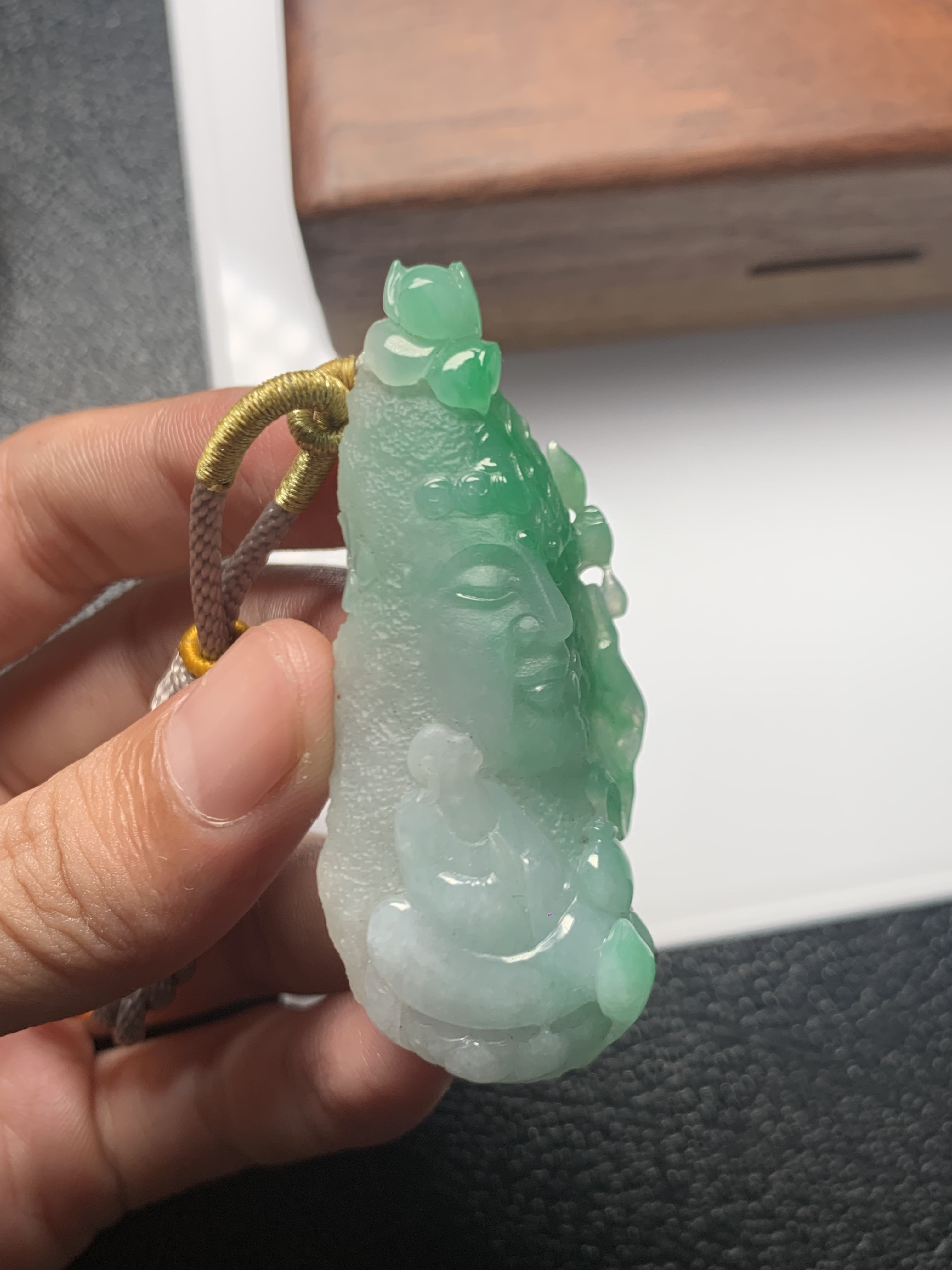 天然缅料a货翡翠俏色佛魔一念之间 59.4×24.4×12.4mm