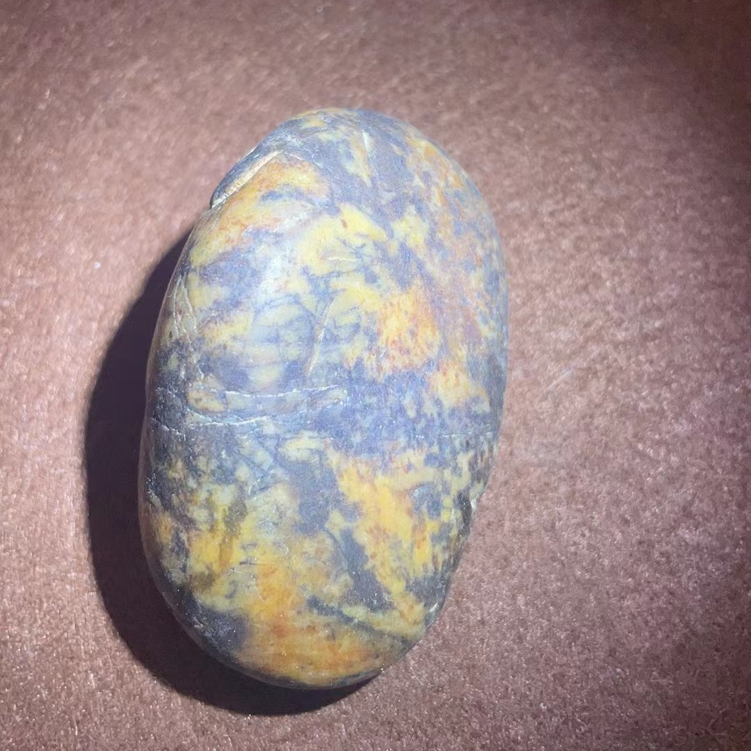 玉龙河大大把件黄色