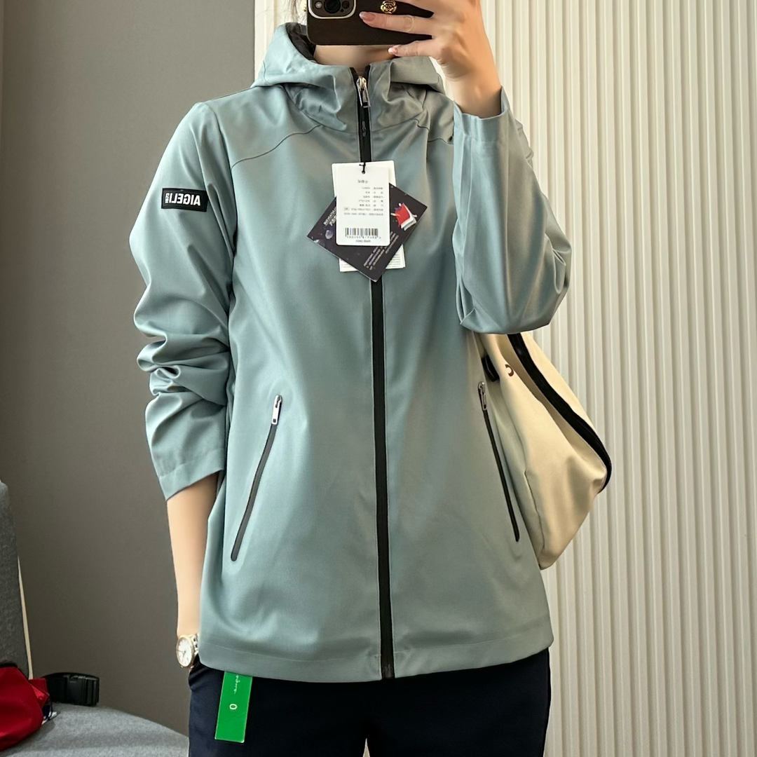 张张秋冬新品户外女式款防风防水运动休闲登服连帽夹克外套1073