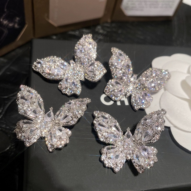 铜合金合成锆石耳饰  高级感设计蝴蝶耳钉女轻奢重工耳钉耳饰