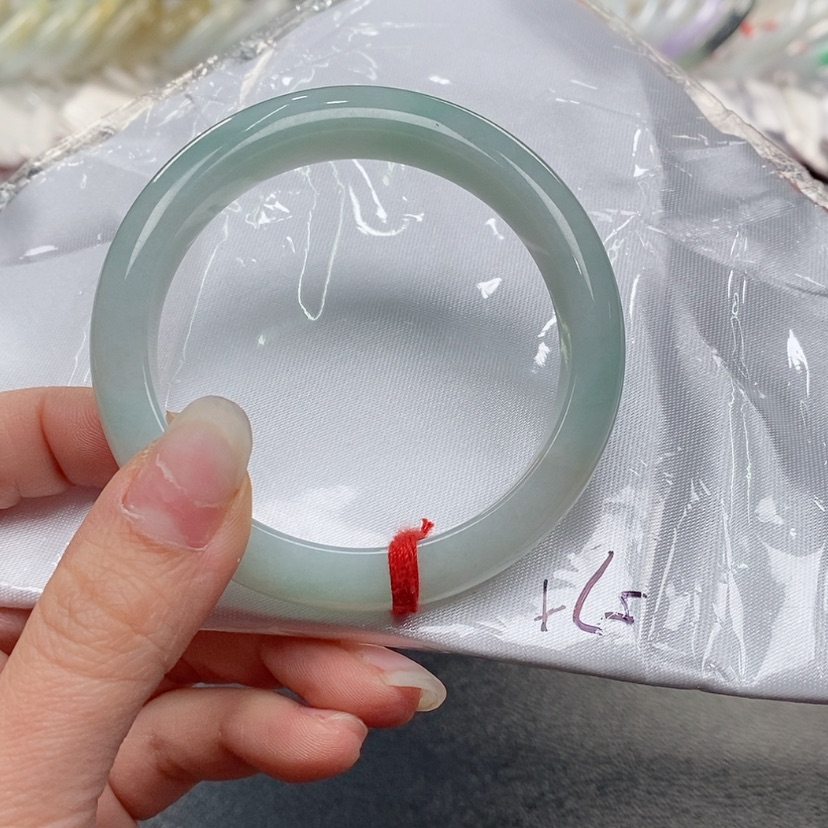 【闪购商品】翡翠手镯未镶嵌吴***恼