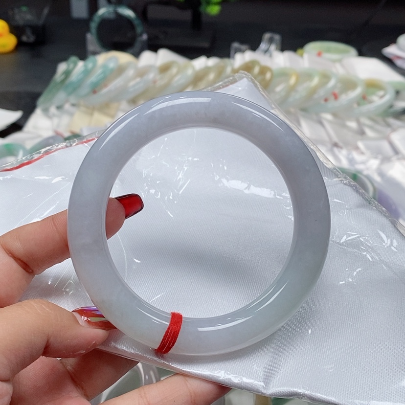【闪购商品】翡翠手镯未镶嵌?**秀