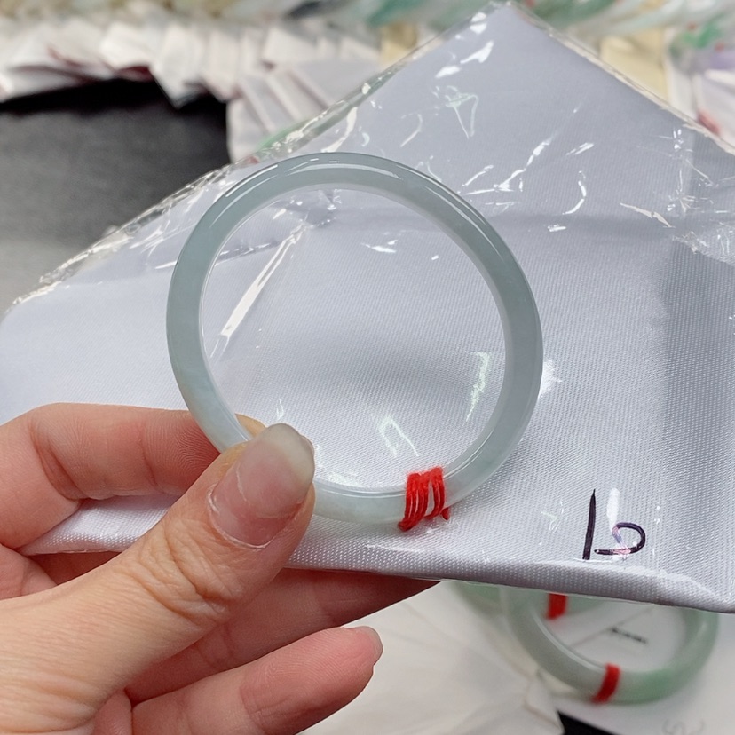 【闪购商品】翡翠手镯未镶嵌娟*