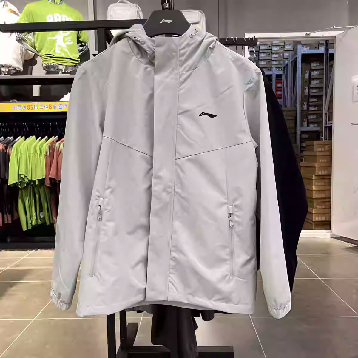 (B品以直播展示为主）李宁防泼水防风内衬连帽外套AFDUC35