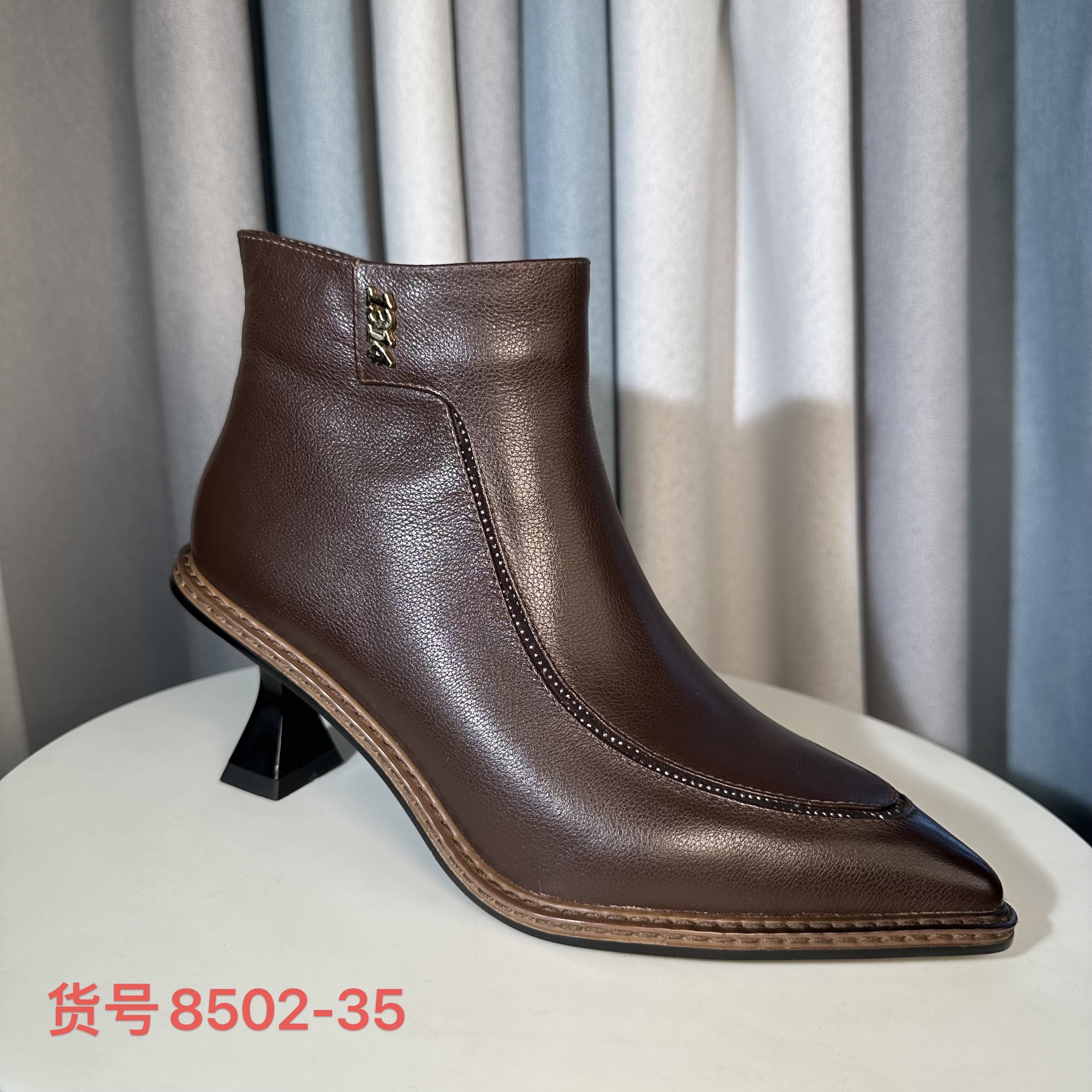 8502-35女士真皮小短靴牛皮靴子时尚百搭女靴青海西藏甘孜包邮