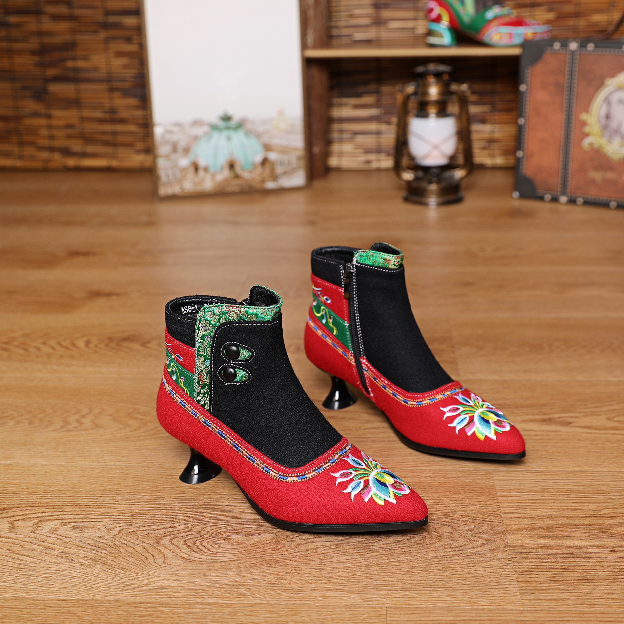 8-1女式绣花鞋松巴拉姆靴子搭配藏装藏族跳舞鞋青海西藏甘孜包邮