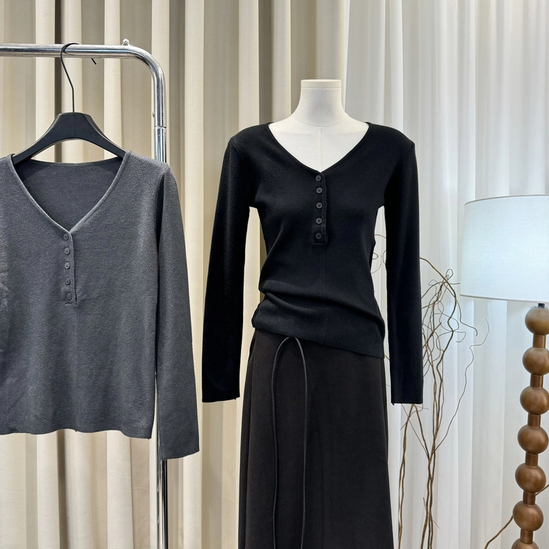 编码A600-A812高智感灰色套头针织衫女秋冬季小众显瘦打底毛衣