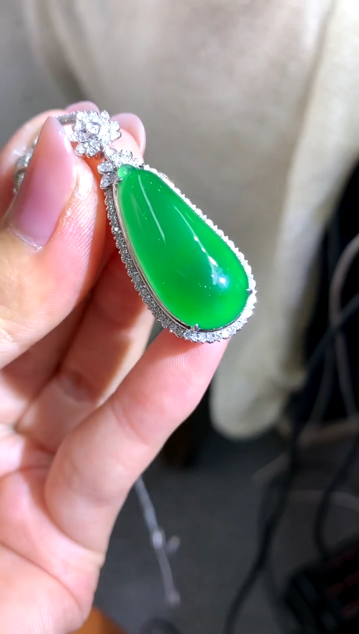 【闪购商品】翡翠吊坠(不含链)18K金镶嵌91-瓜瓜