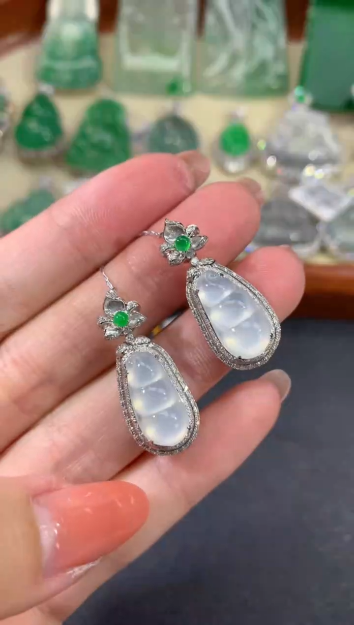 【闪购商品】翡翠吊坠(不含链)18K金镶嵌24-豆子（多样性发货）