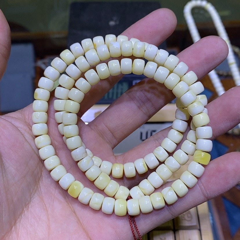 【闪购商品】琥珀裸石未镶嵌落****伞