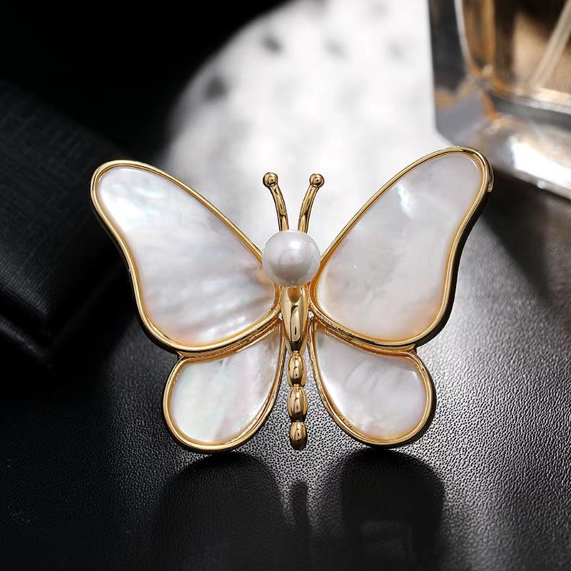 经典时尚蝴蝶胸针