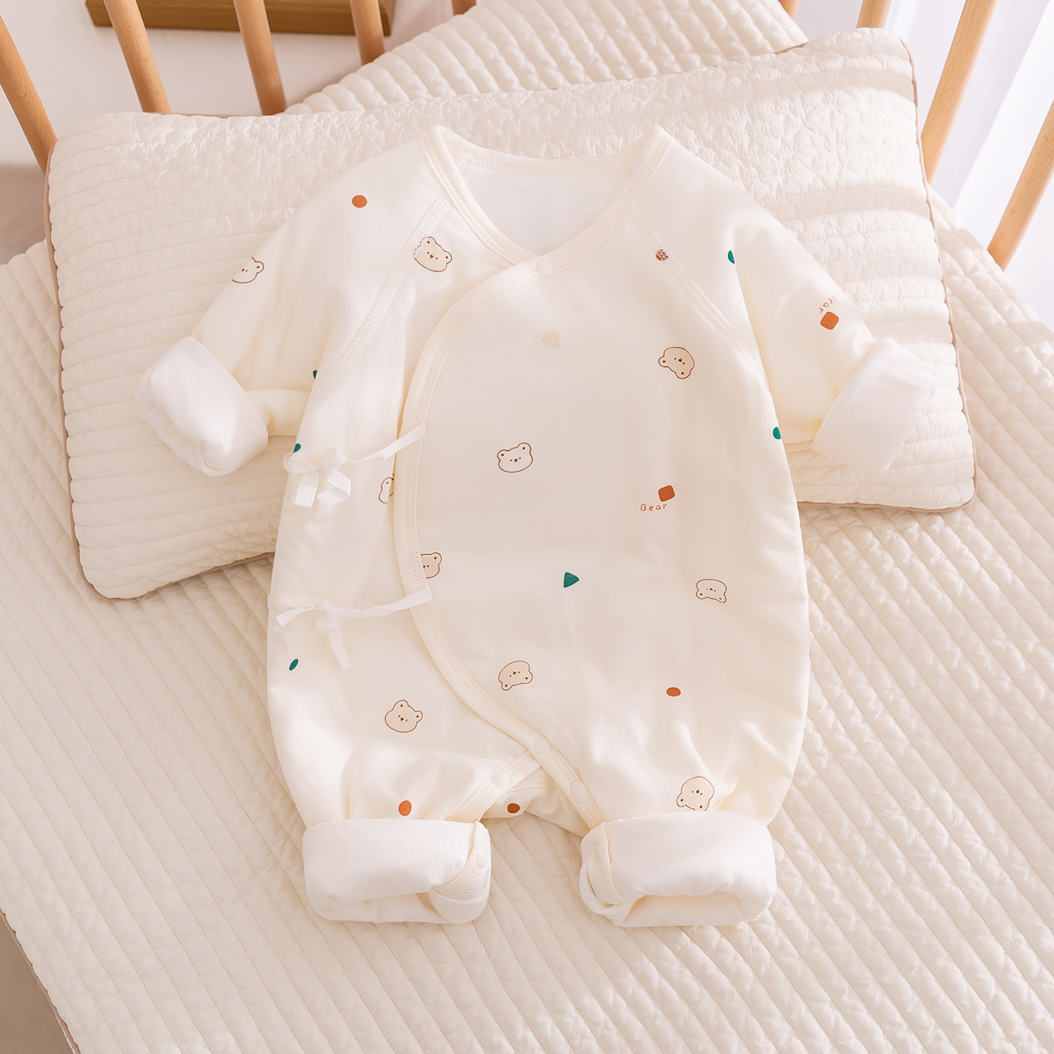 40克薄棉新生婴儿衣服秋冬季夹棉连体衣刚出生宝宝护肚哈衣a类