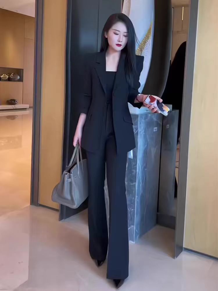 黑色西装套装女炸街显瘦气质韩版新款洋气西服微喇裤2025春季上衣