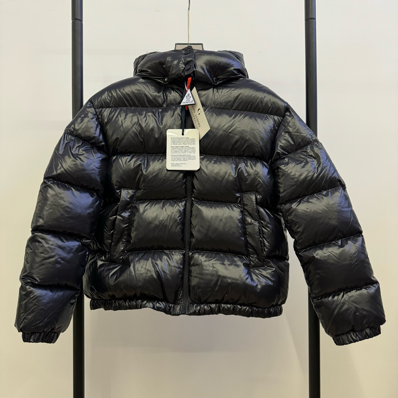 99新 MONCLER 盟可睐/蒙口/黑色连帽印花羽绒服 12Y GM001071