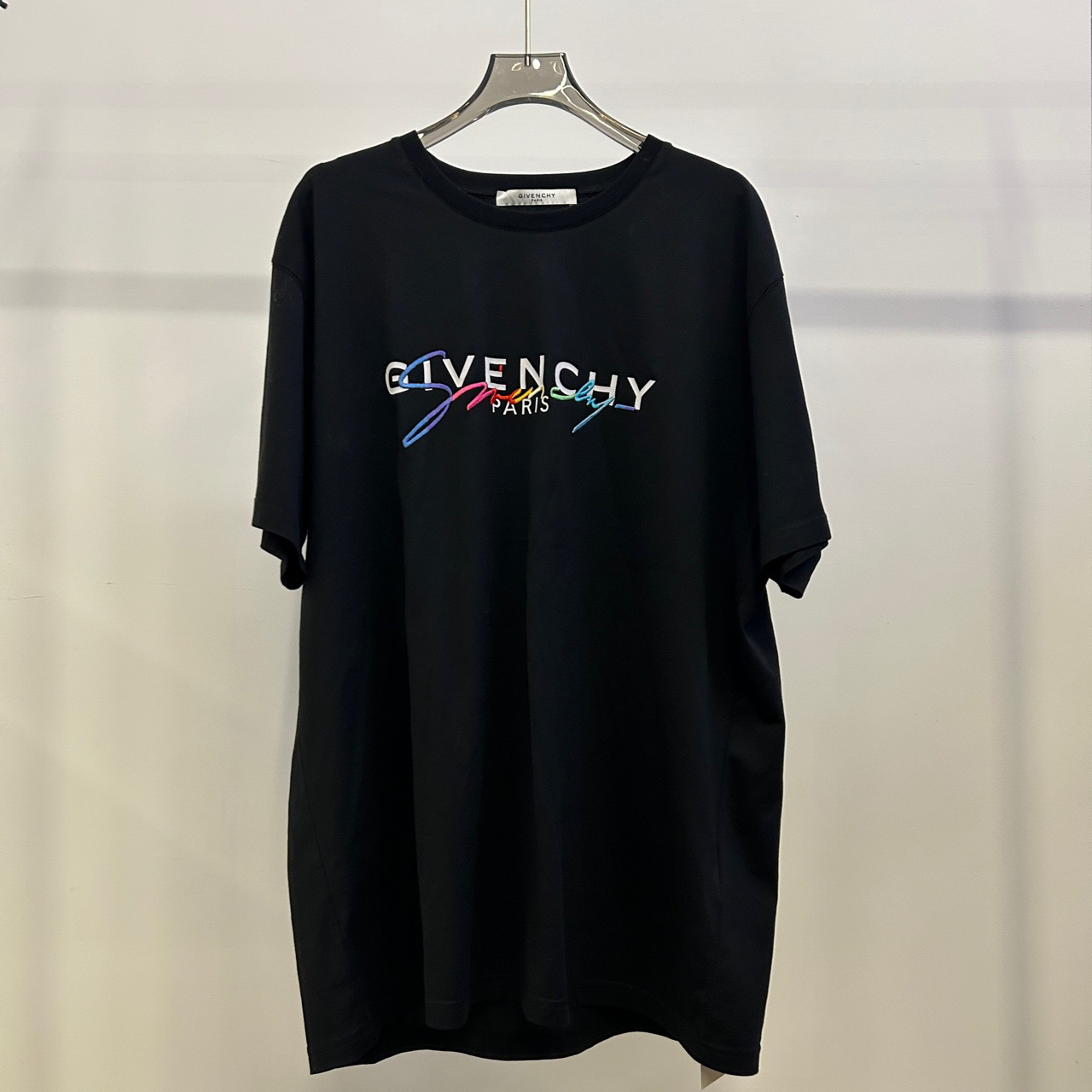 99新 Givenchy/纪梵希 黑色字母logo短袖 L码 GM001176