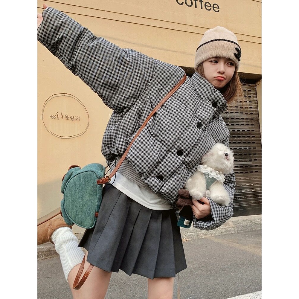 波司澄年秋冬新款黑白格子面包服羽绒服女短款立领宽松显瘦羽绒外