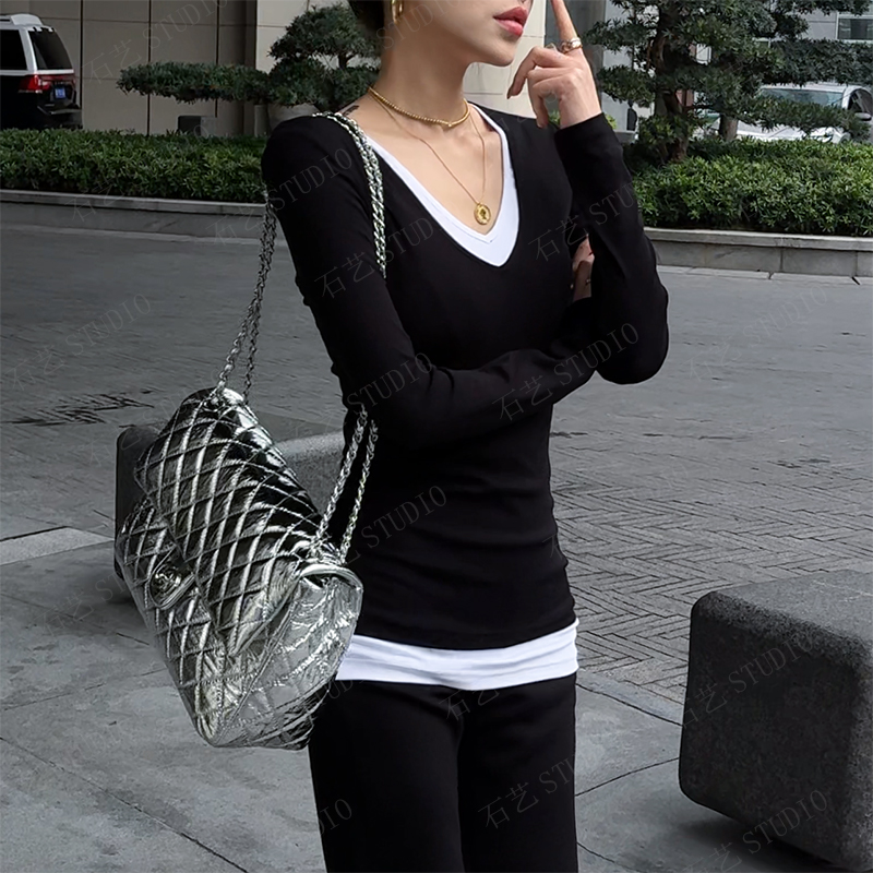 石艺-2024春季新款时尚V领黑拼白修身显瘦紧身休闲80558长袖T恤