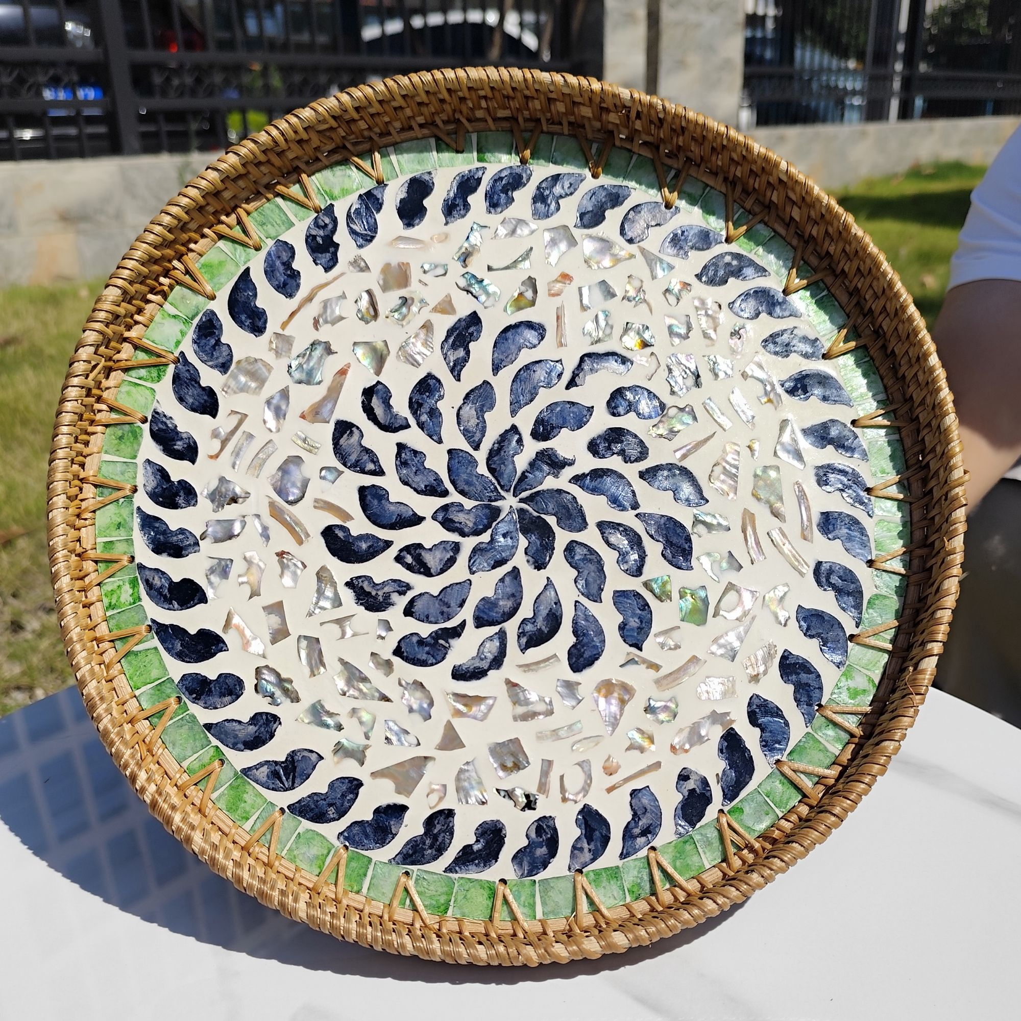 圆款黑色螺旋款天然藤编贝壳盘两件套