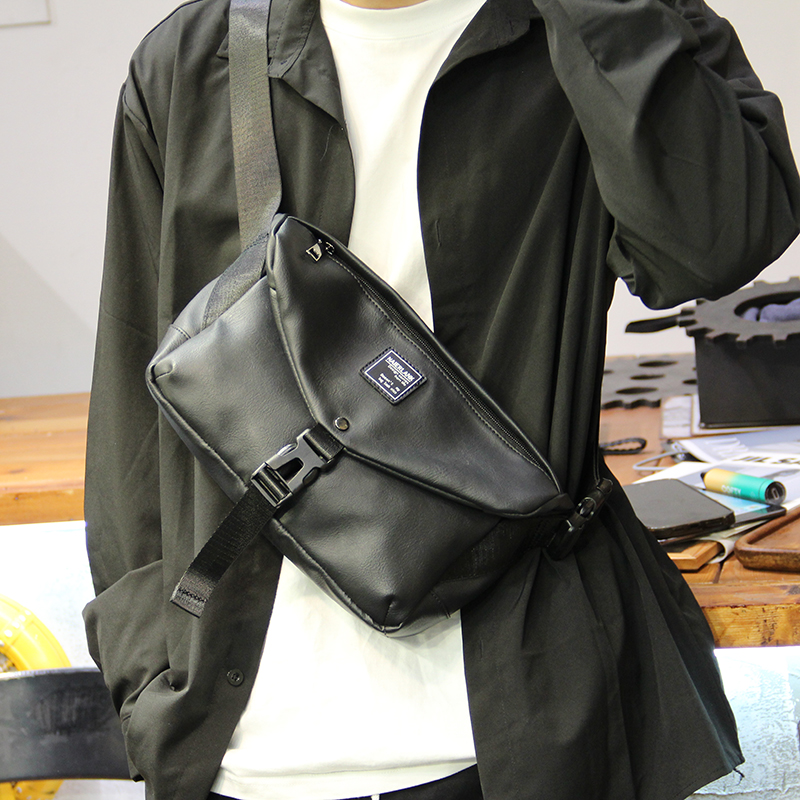 男青年斜挎包潮男邮差包男单肩包户外骑行背包学生休闲ipad包