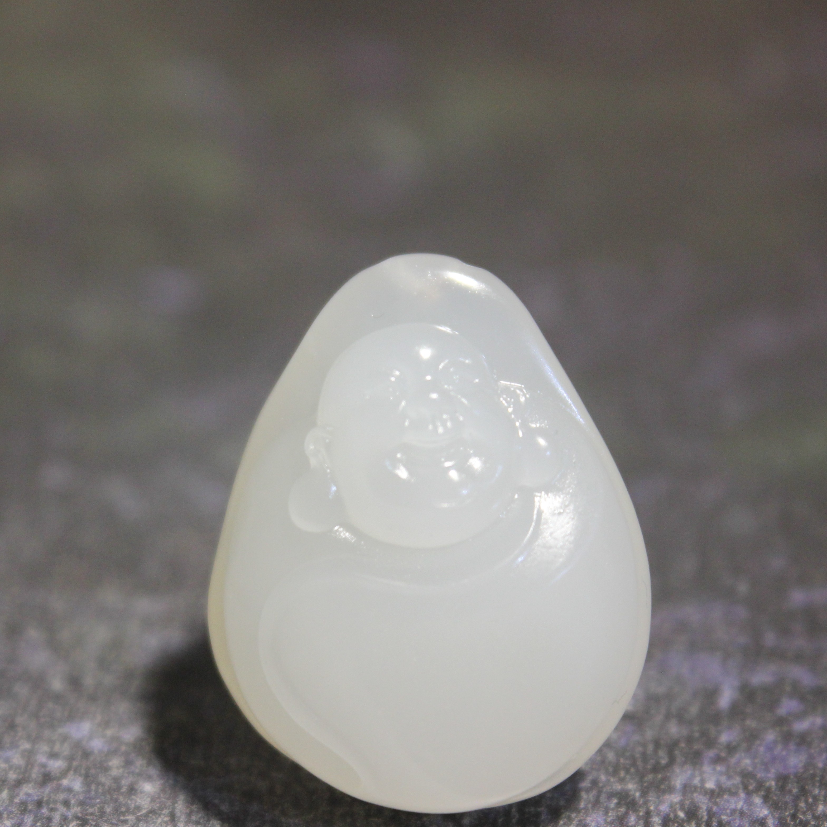 新疆和田玉 弥勒佛 独颗料雕刻 满毛孔皮 白细油7.5克