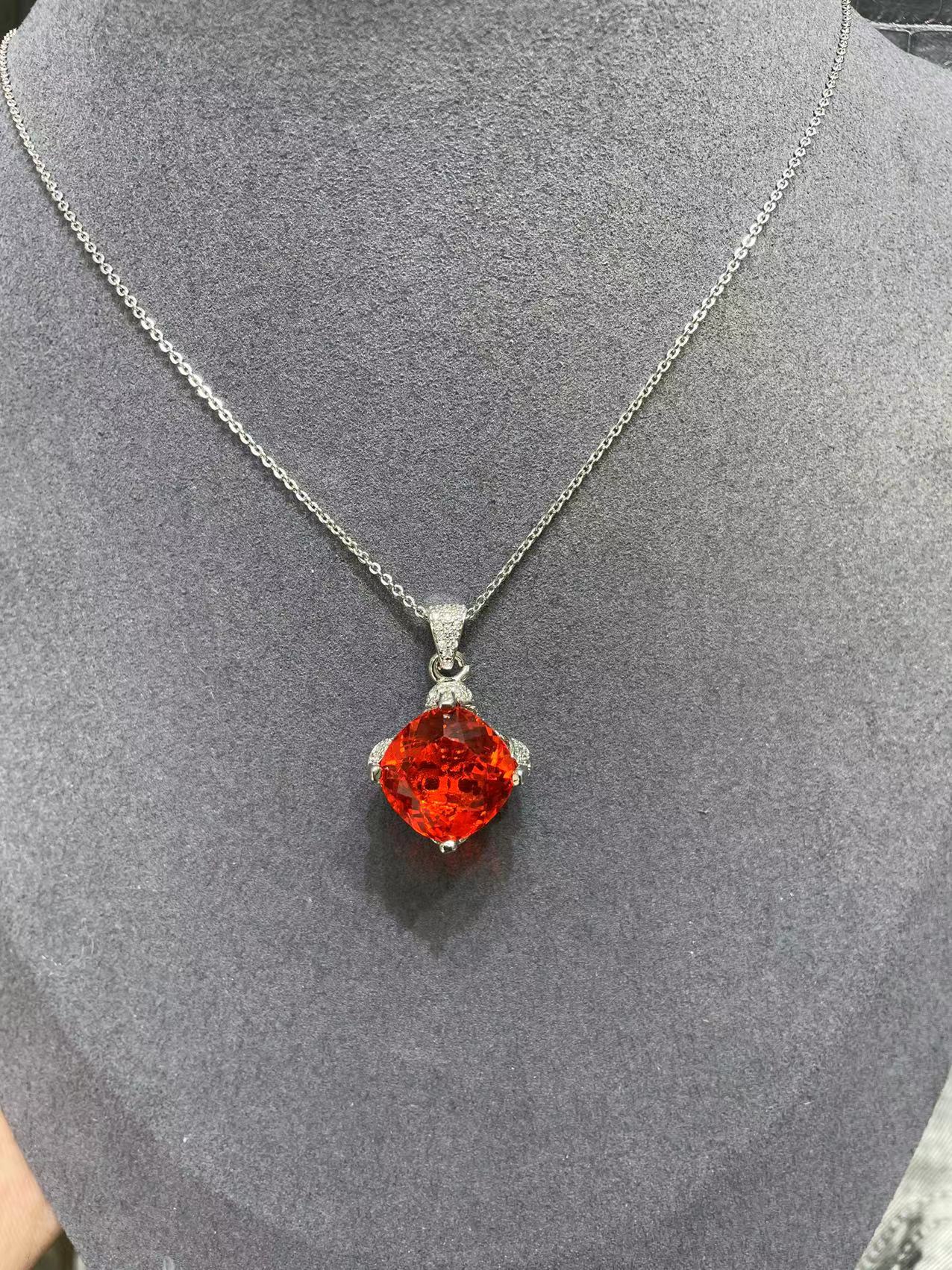 轻奢时尚气质经典红色吊坠H900