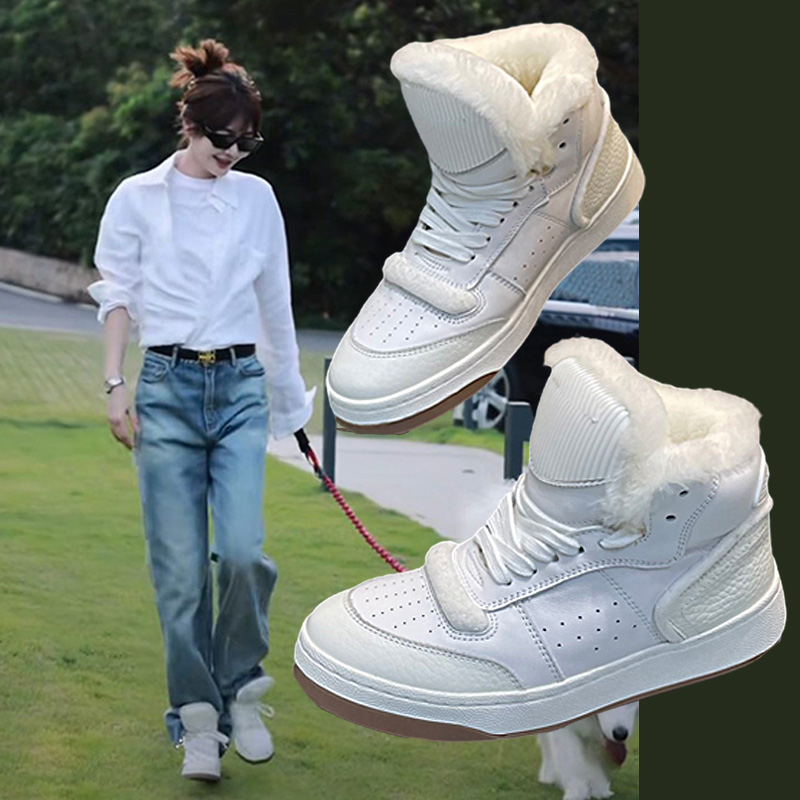网红爆款高帮小白鞋女2025新款百搭真皮板鞋潮牌加绒皮毛一体棉鞋