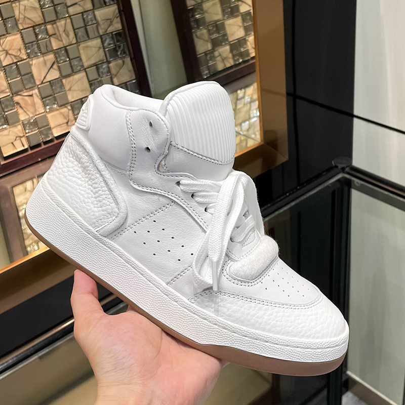 真皮高帮小白鞋女2025秋季新款滑板鞋网红爆款平底白色运动休闲鞋