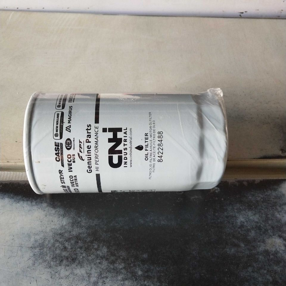84228488机油滤清器 适配于凯斯纽荷兰拖拉机配件 