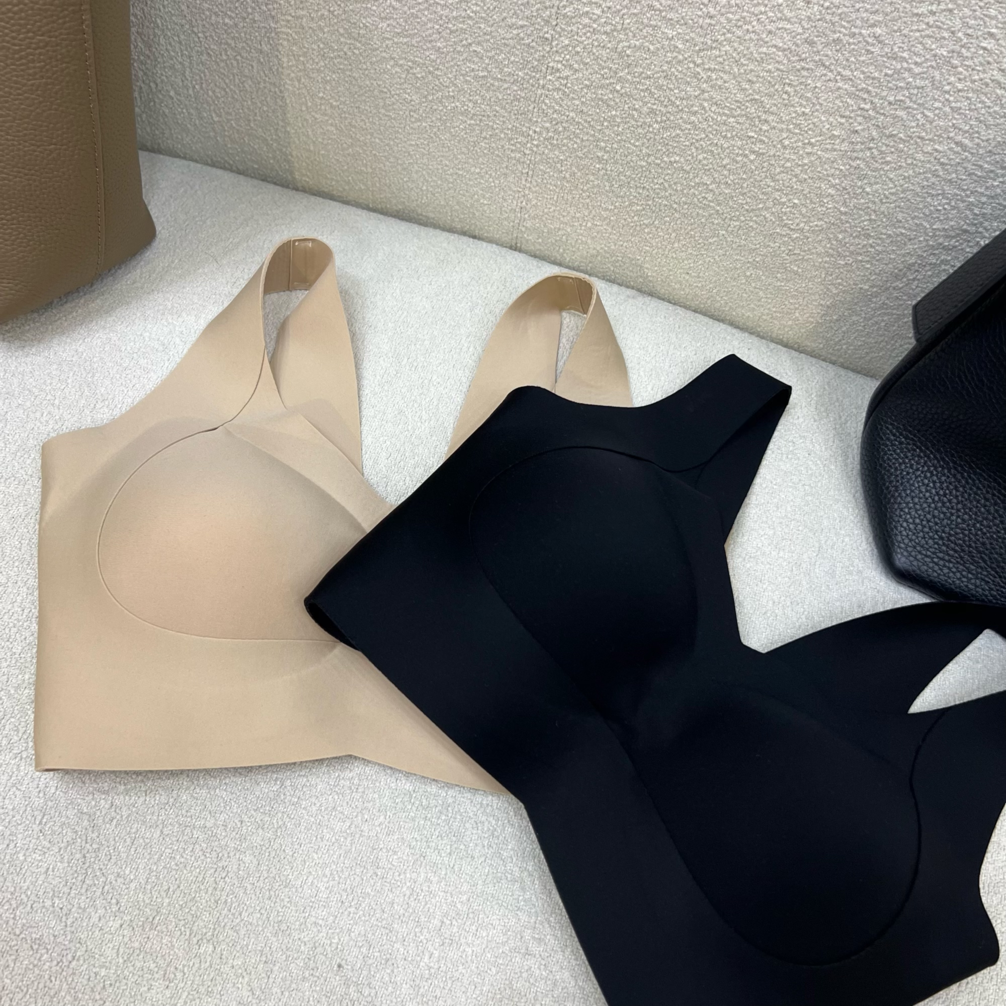 【MEINLY CHEN】高端设计师款亲肤透气无钢圈无痕聚拢背心1807