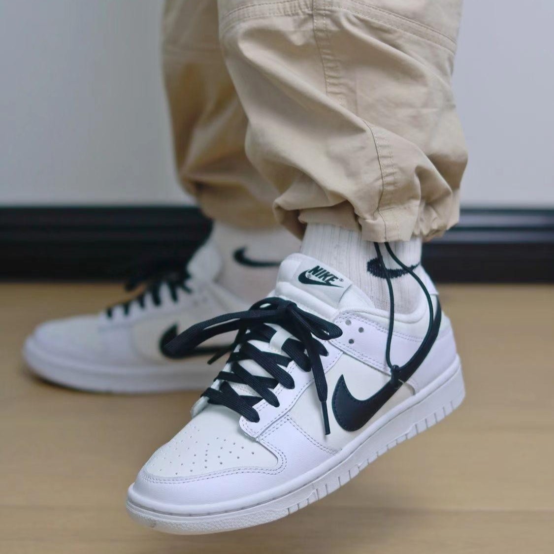 NIKE/耐克 Dunk Low 复古百搭轻便低帮白黑色男款板鞋 DJ6188-101