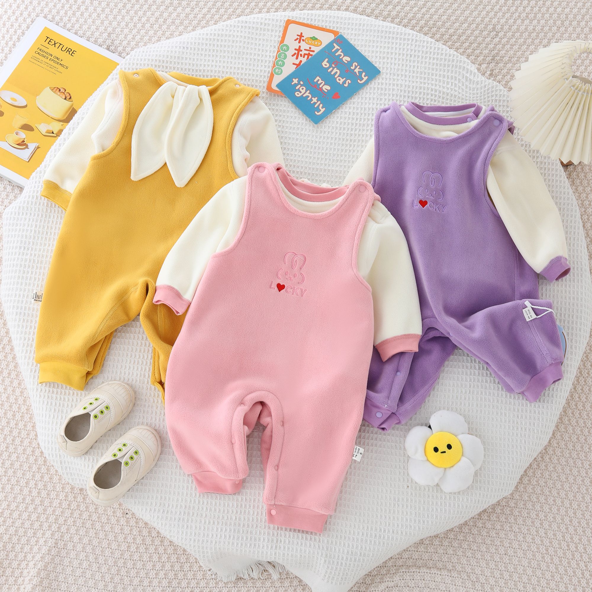 婴幼儿秋冬保暖可爱卡通两件套背带套装