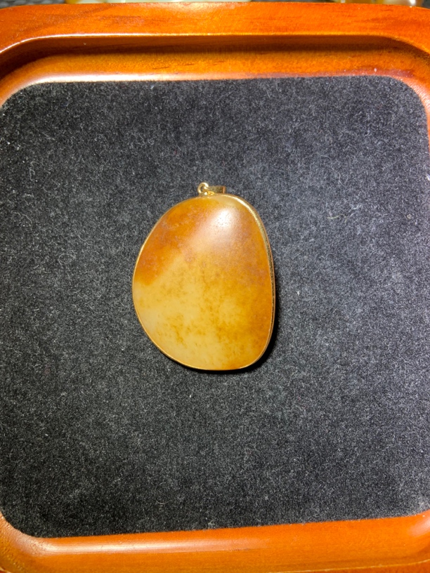 新疆和田玉籽吊坠28克