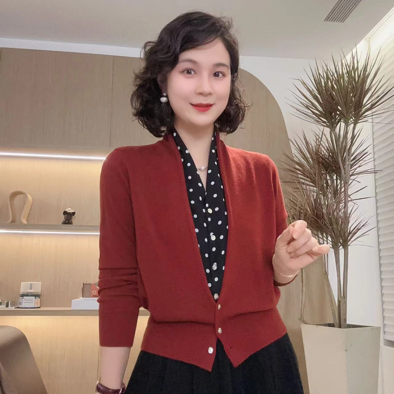 LVMU/吕木贵妃领秋日新款黑白点长袖针织衫#DQ6388红色气质