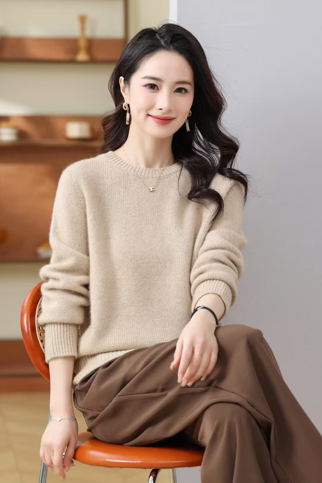 冬日暖阳山羊绒女士圆领软糯亲肤巨保暖轻奢羊绒衫23596