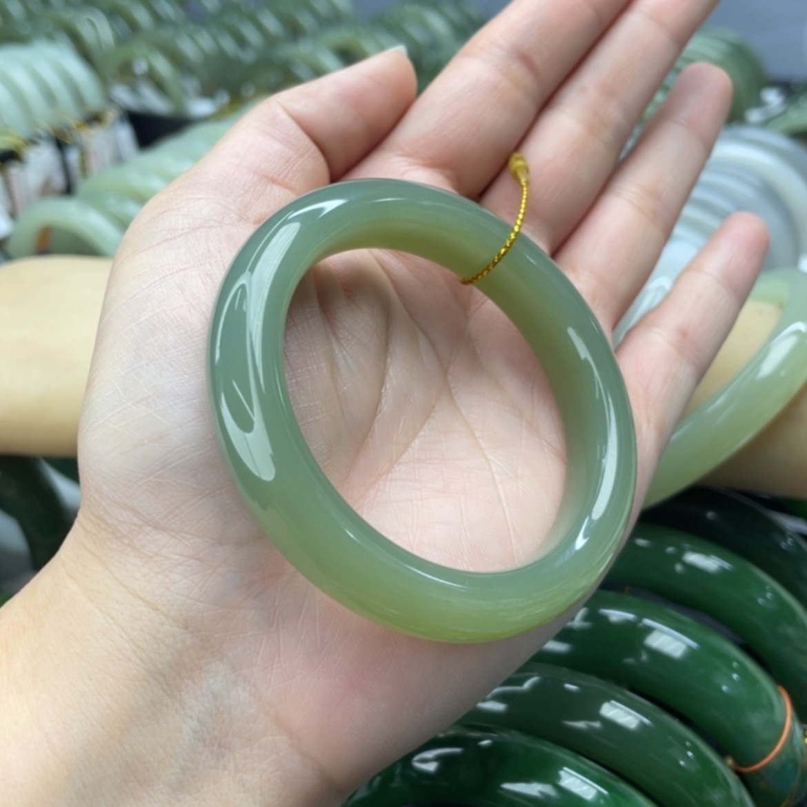 【闪购商品】和田玉手镯未镶嵌5***