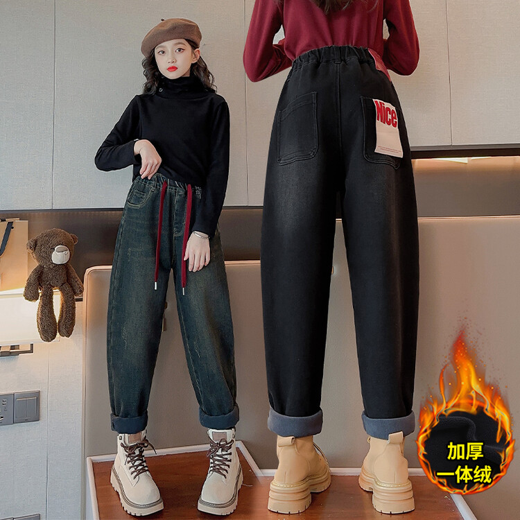 中大童一体绒牛仔裤冬儿童洋气女童加厚加绒皮标牛仔老爹牛仔裤