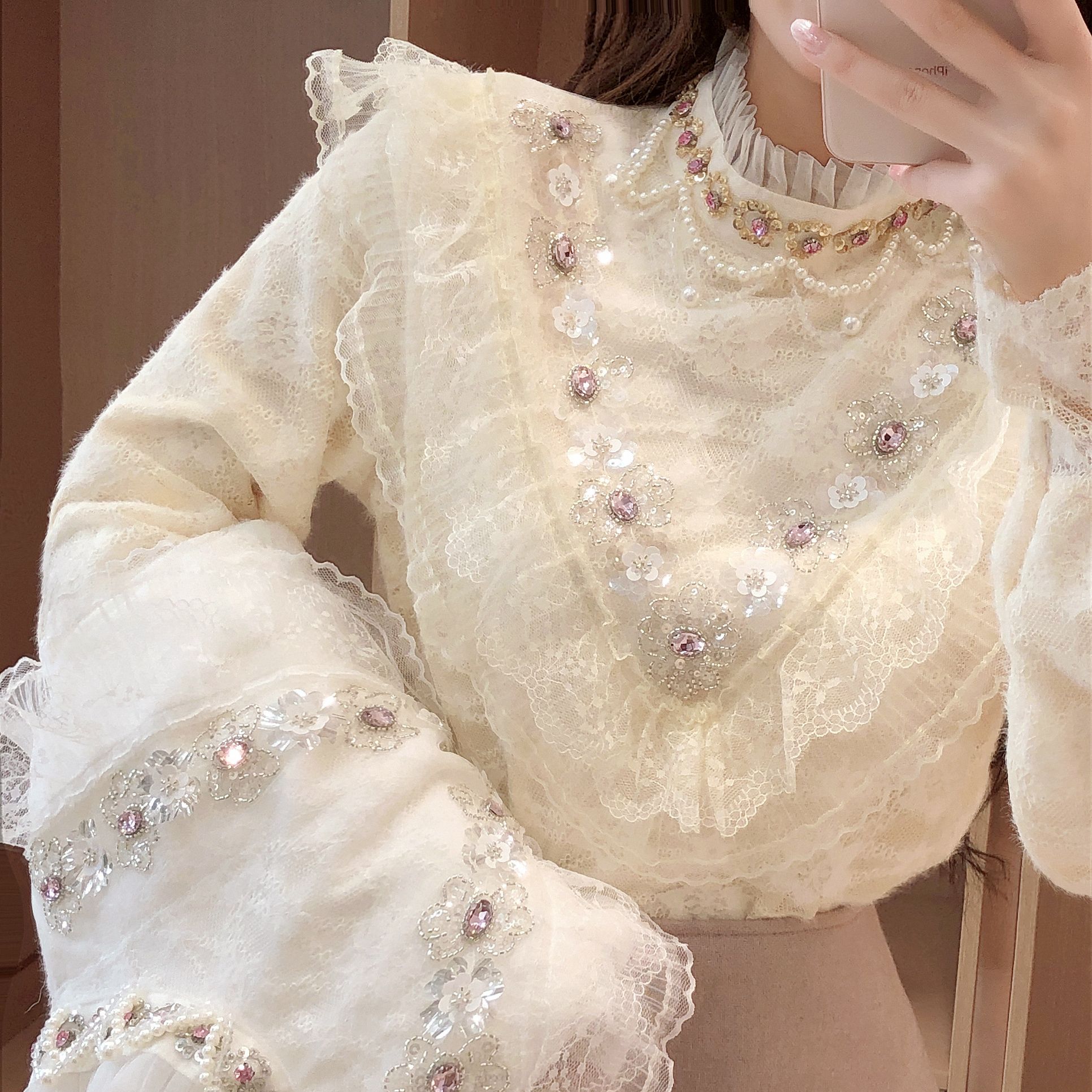 艾日秀定制●法式甜美慵懒感拼接蕾丝花边钉珠装饰蕾丝上衣 E9002