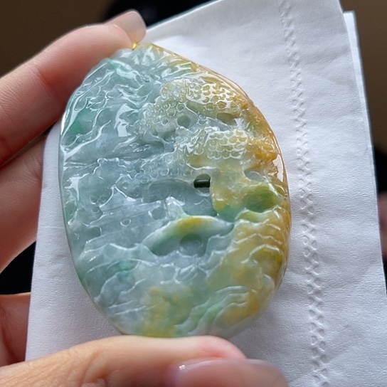 翡翠颈饰未镶嵌翡翠