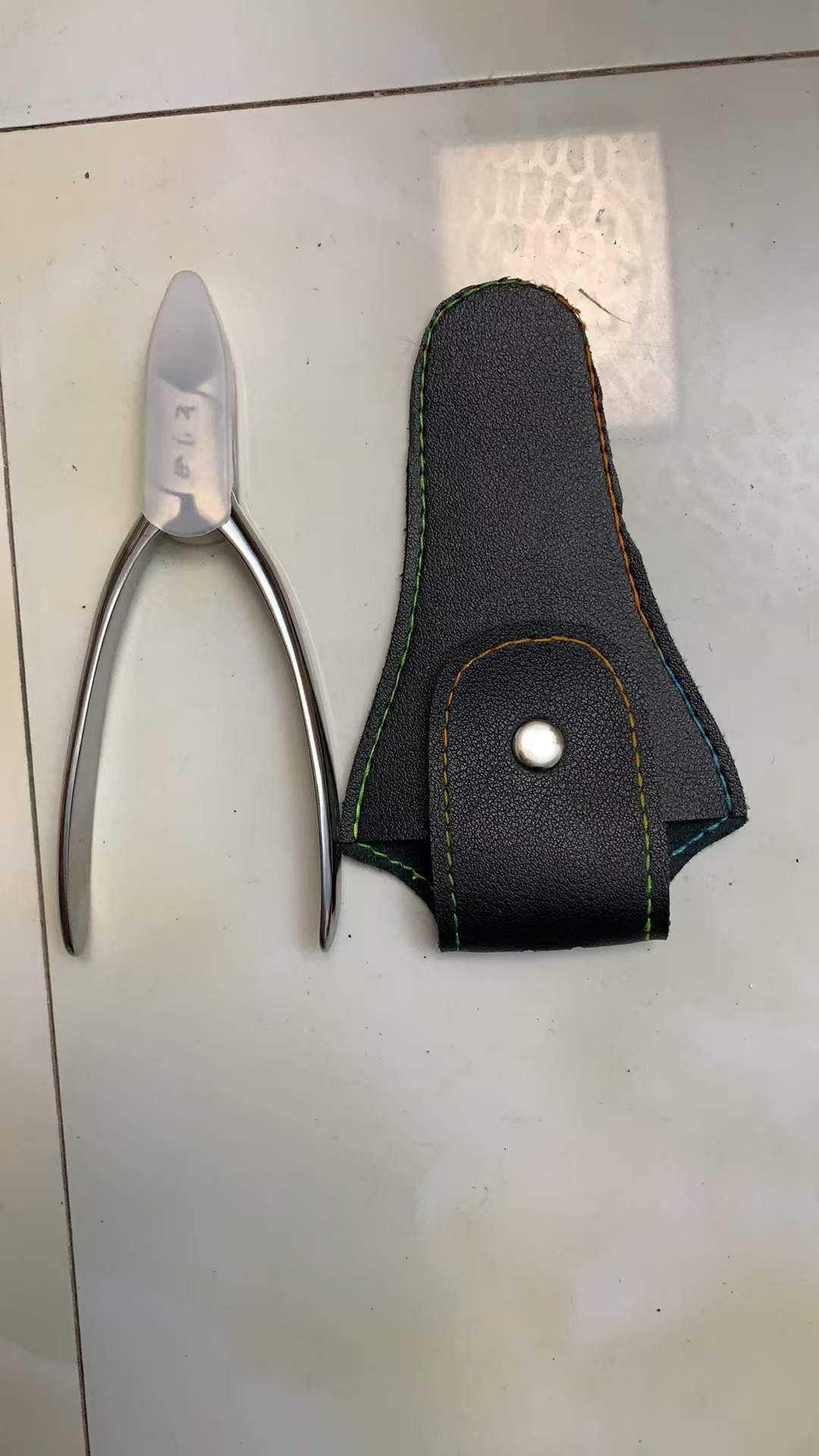 全钢修甲钳，带皮套