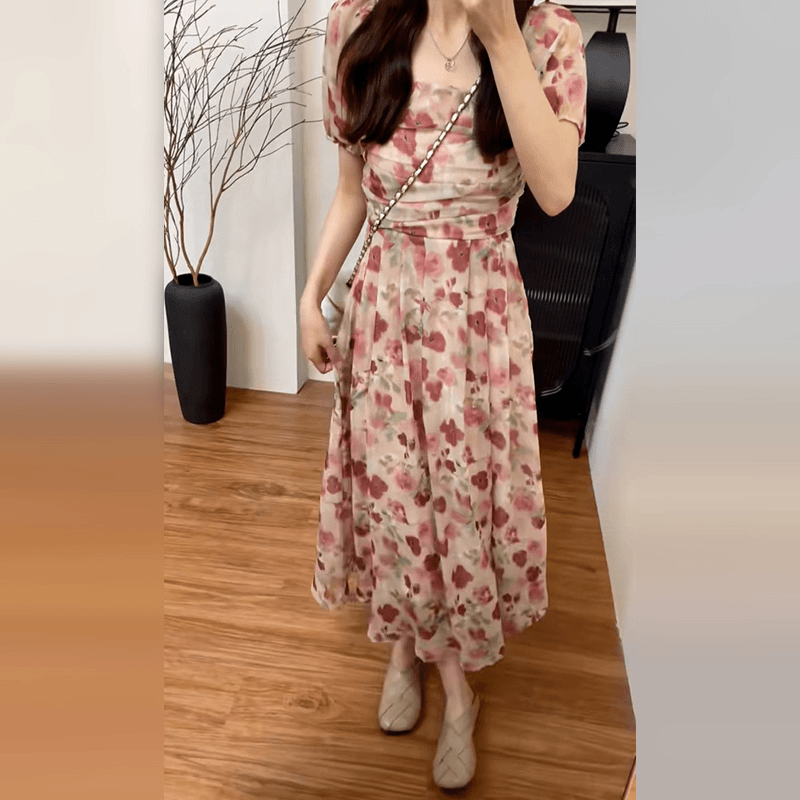 茶歇法式方领碎花连衣裙子女2024新款收腰显瘦泡泡袖气质长裙1907