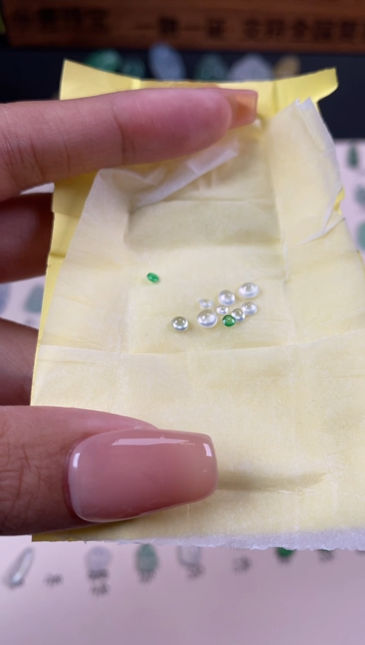 【闪购商品】翡翠蛋面未镶嵌翡翠蛋面