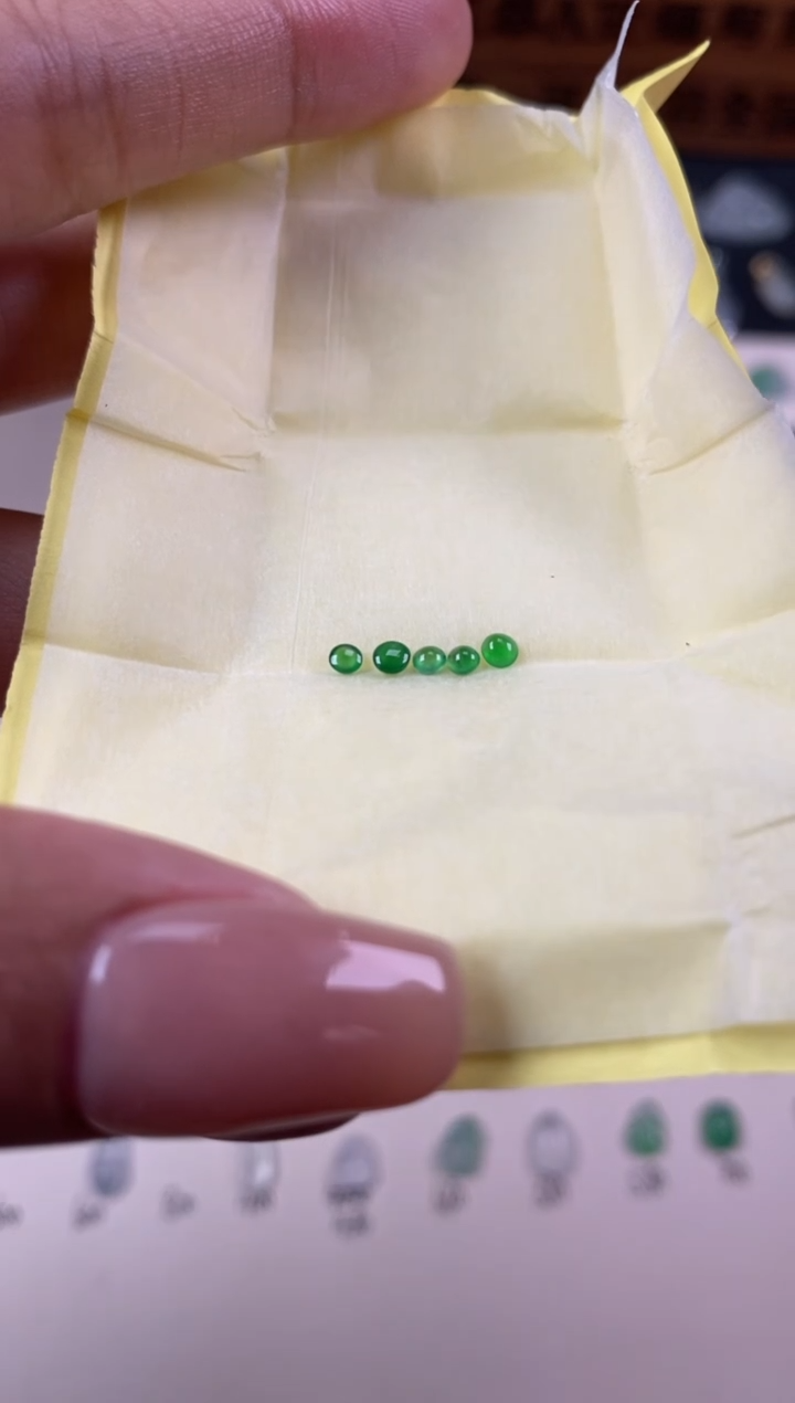 【闪购商品】翡翠裸石未镶嵌翡翠蛋面