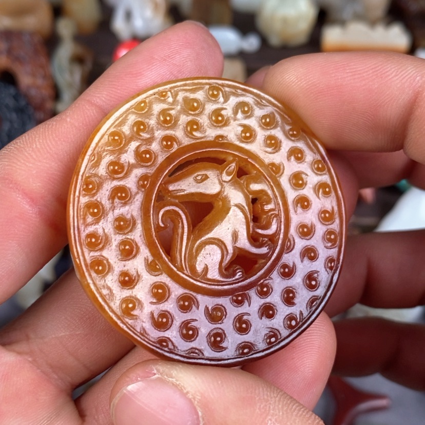 【闪购商品】和田玉如图未镶嵌?**岩