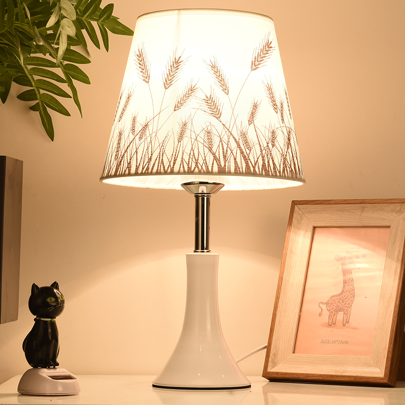 卧室床头台灯网红调光台灯 时尚现代学习护眼灯LED遥控结婚灯