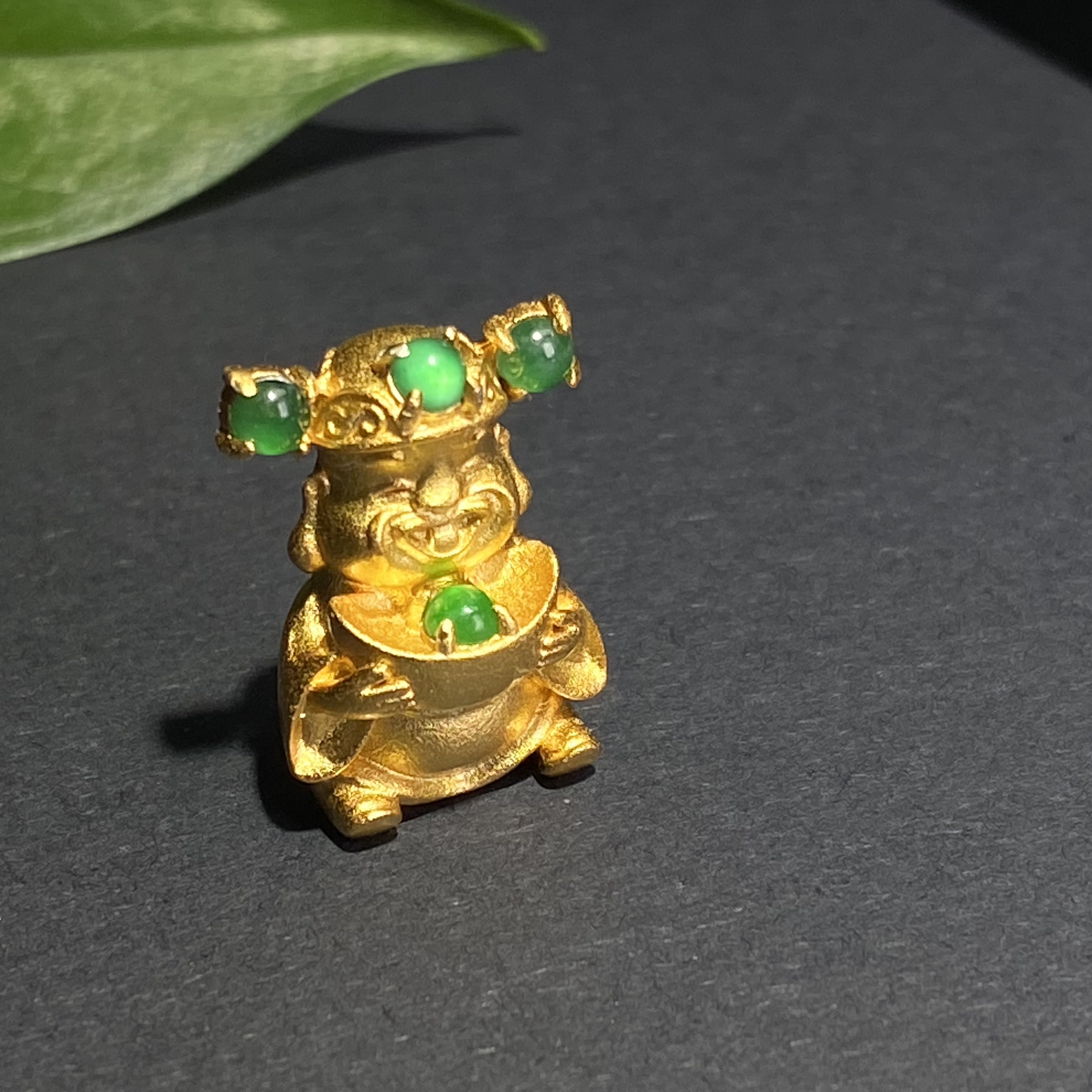 天然翡翠A货925银镶冰阳财神吊坠设计款可爱满绿吊坠多样性发其一