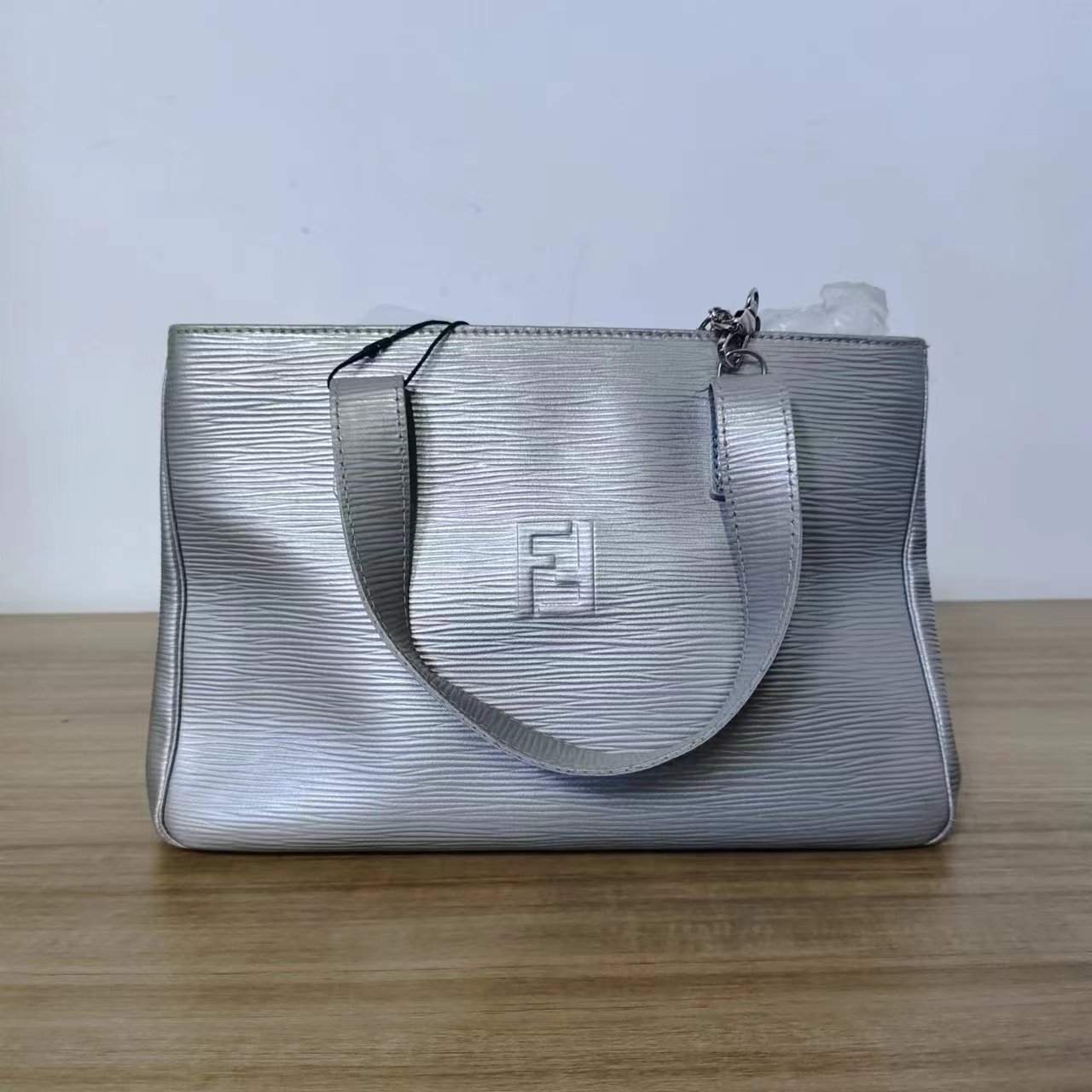 95新  【桔夕天歌】B19 Fendi 银色托特包