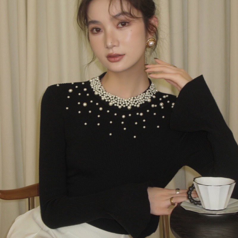 法式优雅赫本风钉珠圆领长袖针织衫喇叭袖修身短款气质黑色女上衣