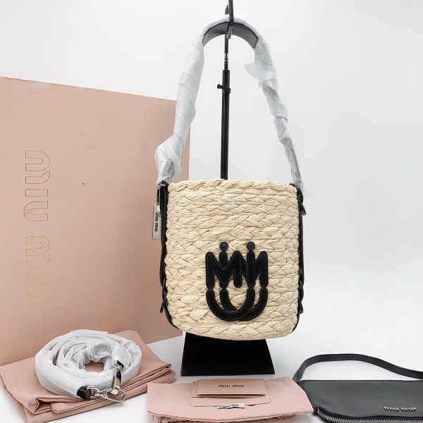 妃鱼/MiuMiu/缪缪/99新/单肩包/市场价16500