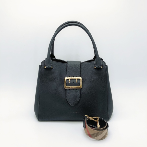 妃鱼/Burberry/博柏利/95新/单肩包/市场价15500